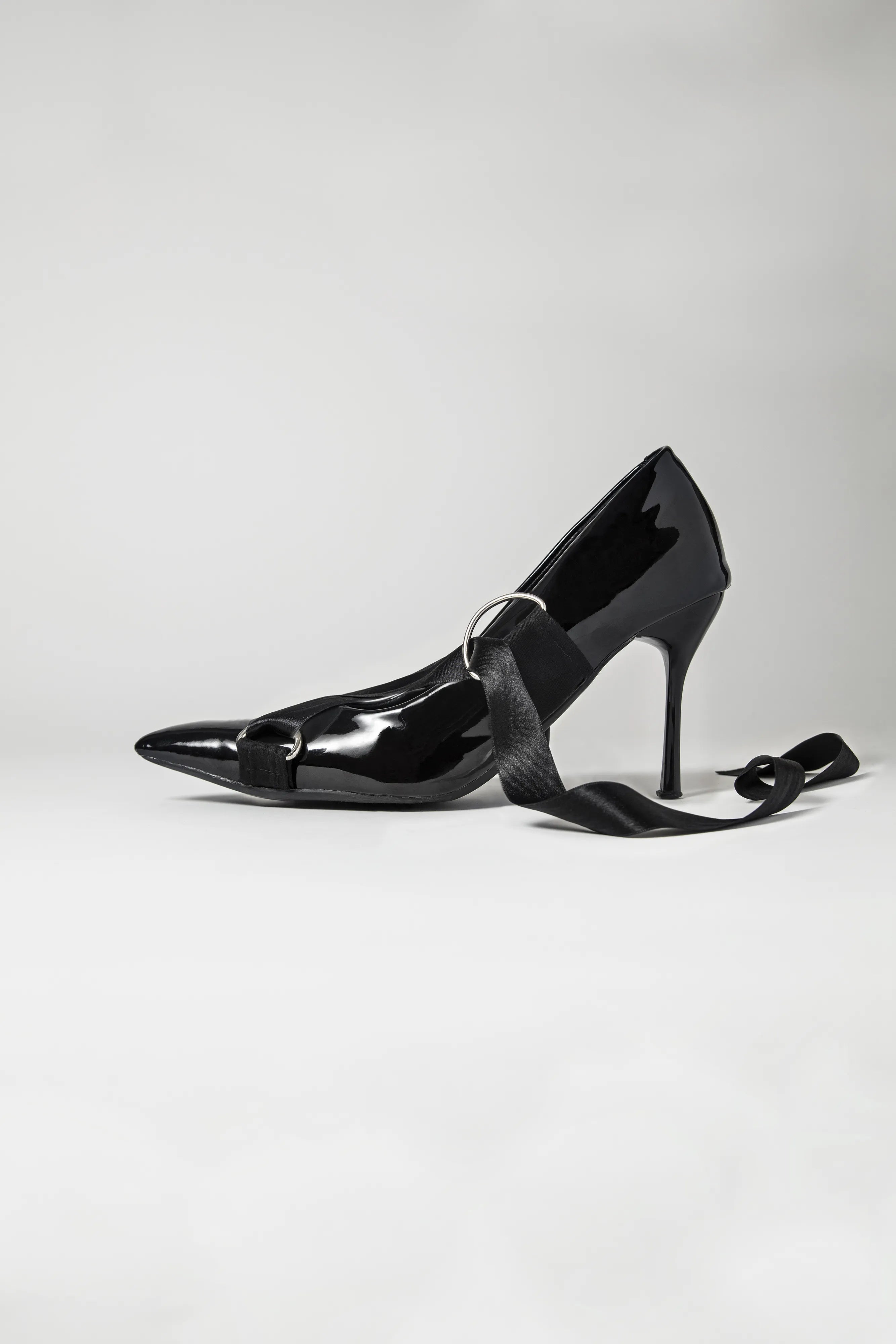 Ribbon Pumps Black