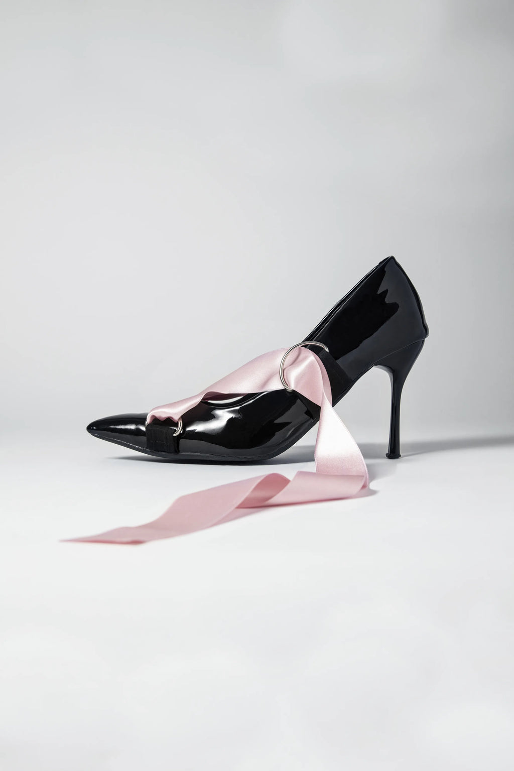 Ribbon Pumps White